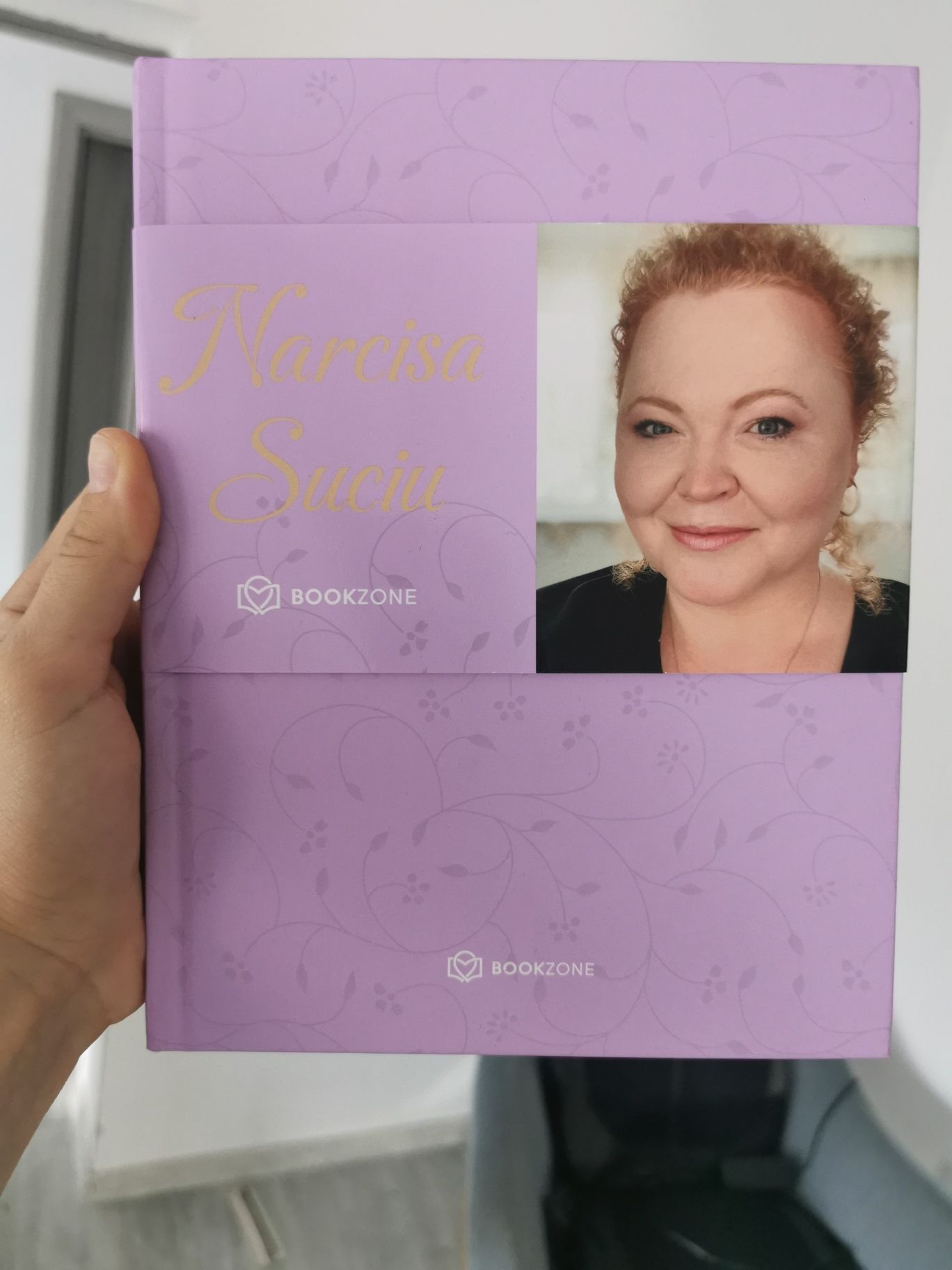 Narcisa suciu bookzone - mama, povesteste mk despre tine