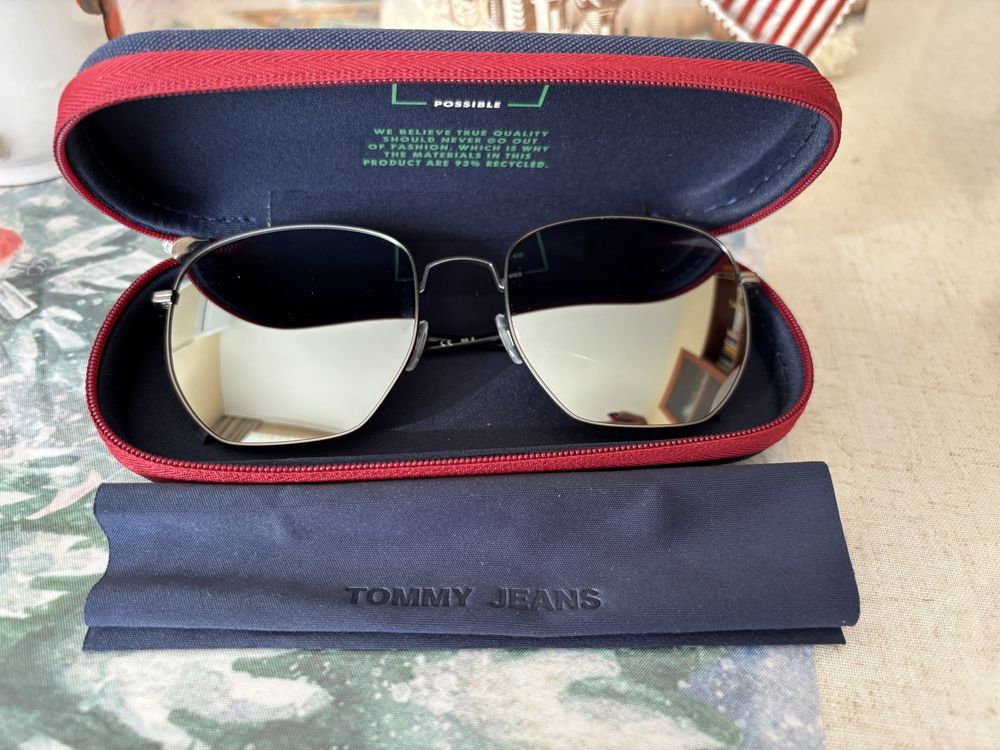 Слънчеви очила Tommy Jeans