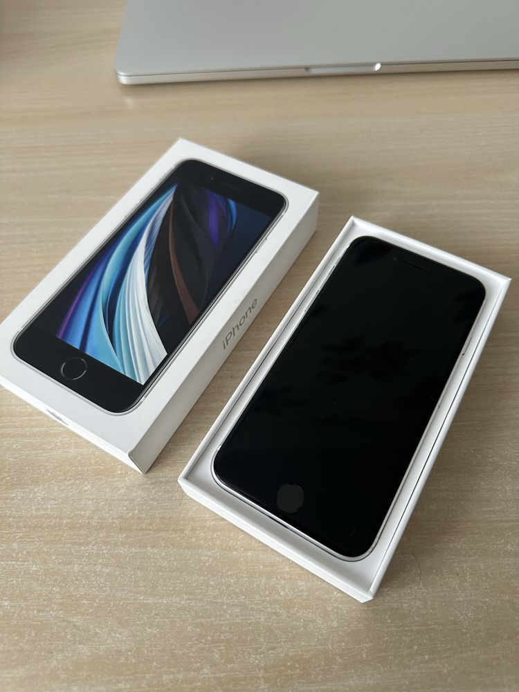 Iphone SE 2020 белый