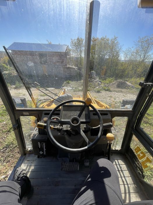 Колесен багер JCB CX2