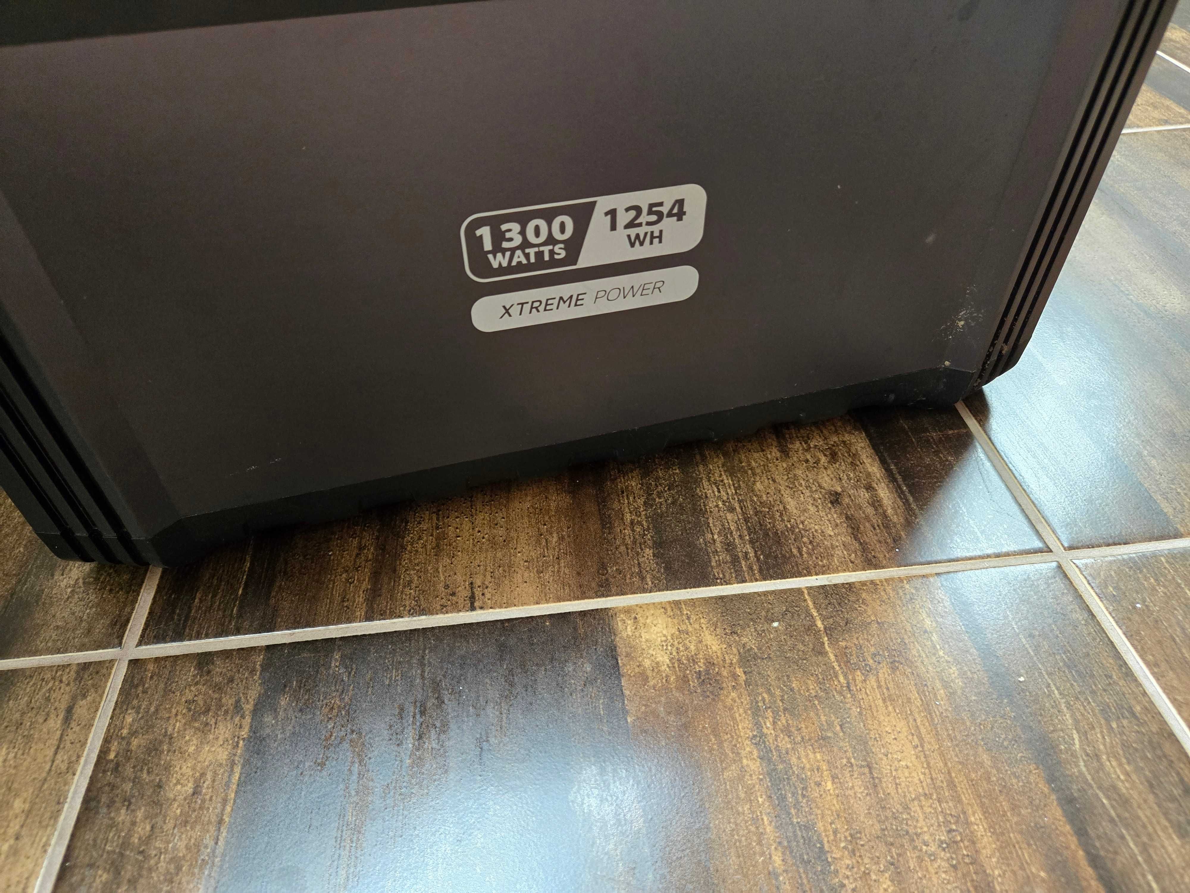 Xtorm XP1300 Преносима захранваща станция 1300 вата 392000 mAh