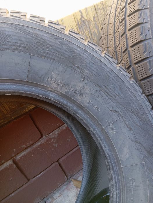 Продам зимнюю резину джип и бус