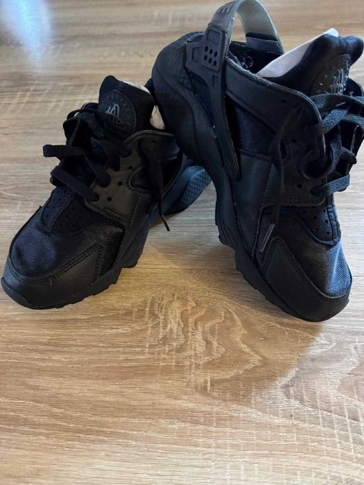 Adidasi Nike 37.5 negrii