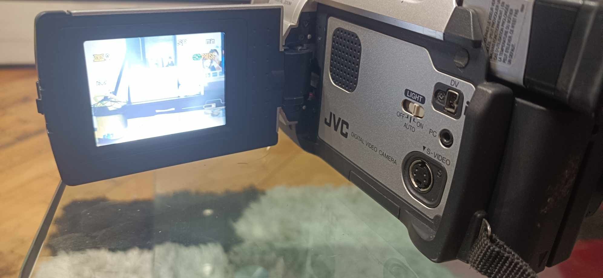 Видеокамера JVC  GR-DVL 167