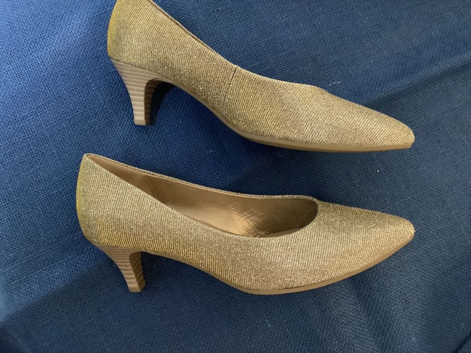 Pantofi eleganti,pentru doamne și domnișoare