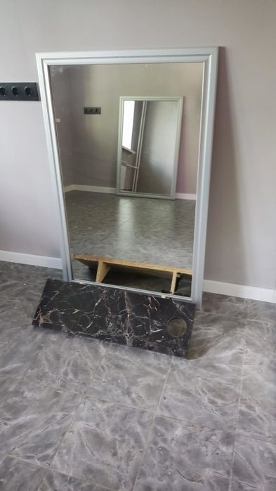 Продам зеркала тумбочки для салонов красоты и парехмахерских