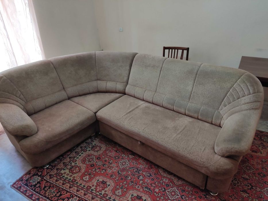 Диван угловой и кресло в хорошем состоянии