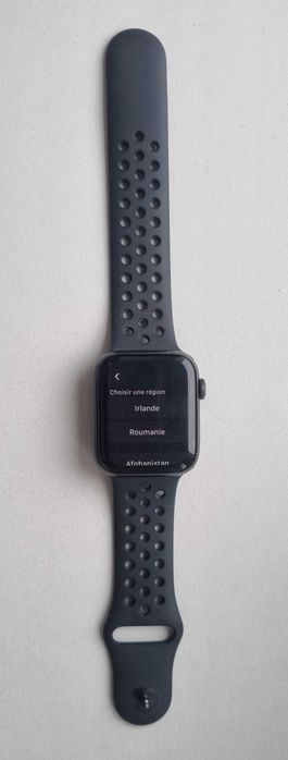 Apple watch SE .