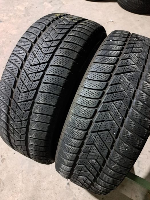 2 anvelope iarnă 235 50 r20 Pirelli