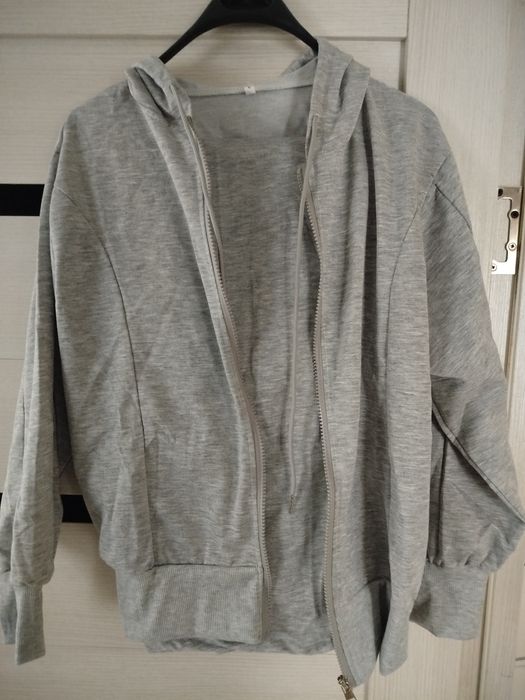 Продам спортивный костюм