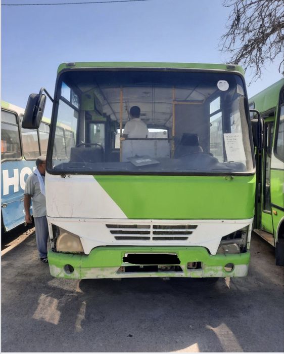 Isuzu avtobus 2016 yil ,2014 yil 2913 yil  11500$ narxi kilishamiz