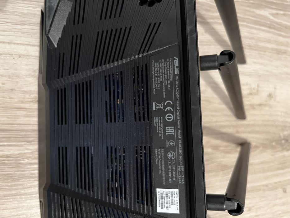Router Asus rt-ac3200 tri-band