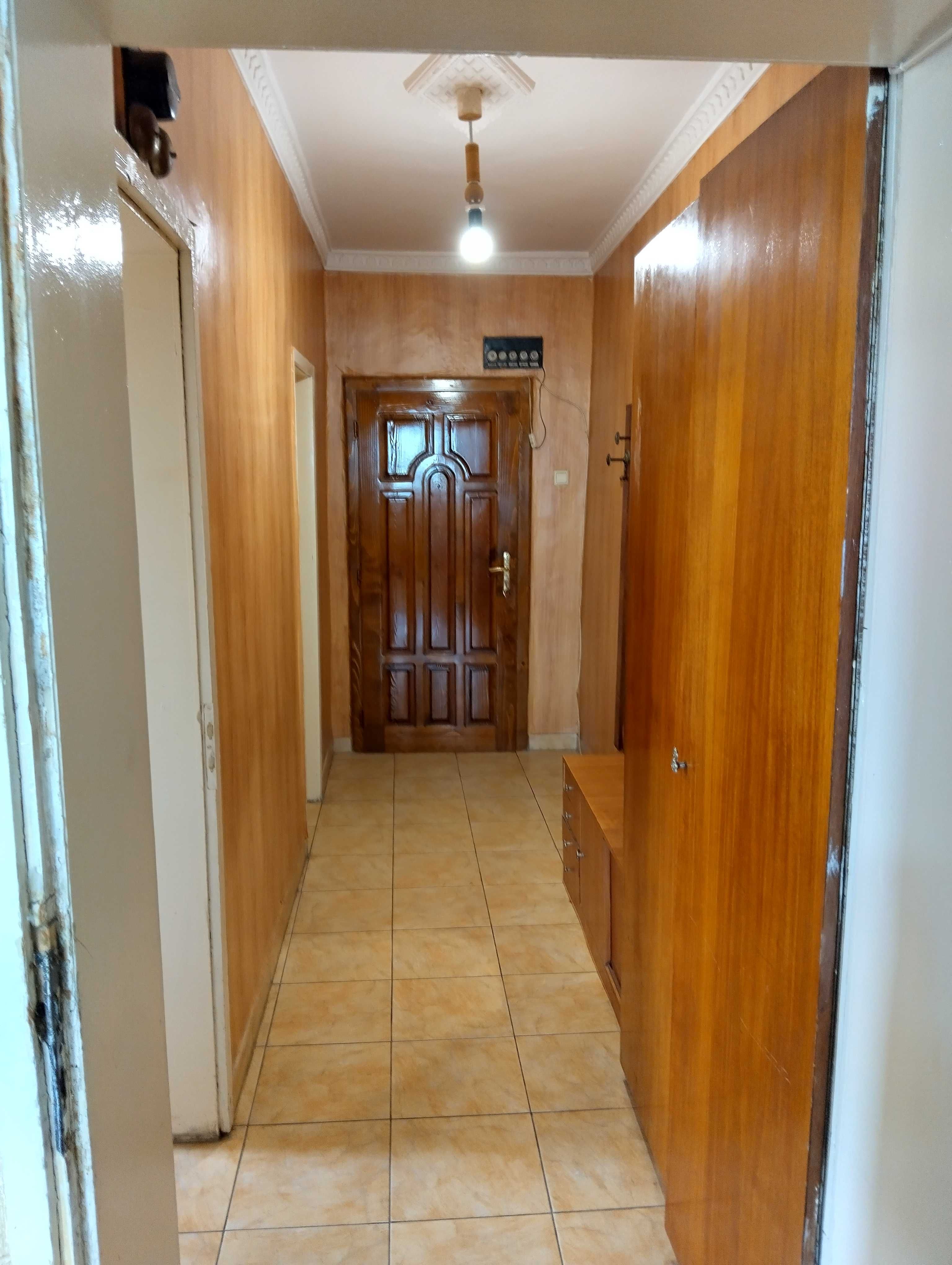 Продава двустаен , тухлен апартамент