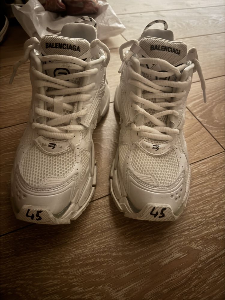 Balenciaga runner
