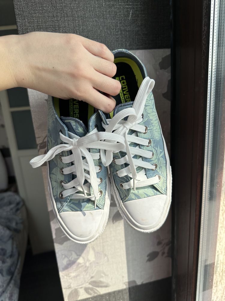 Обувки Converse