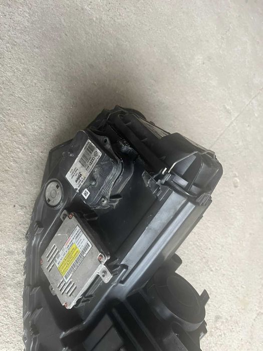 Far stanga passat B7 BI-XENON 2012