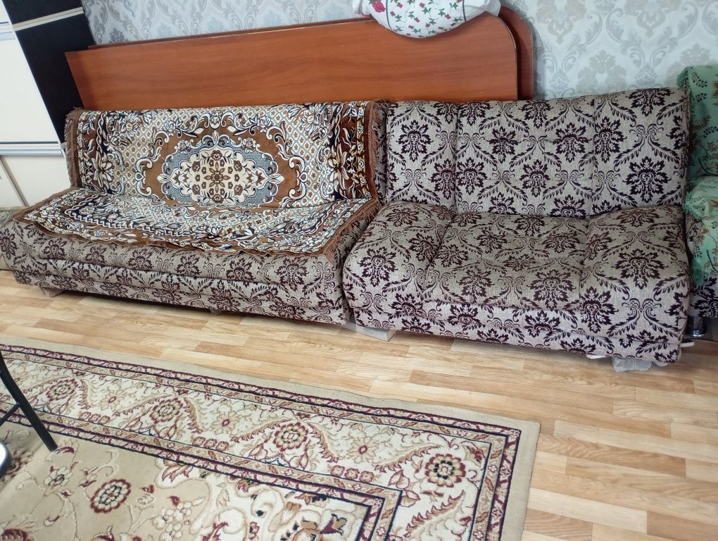 Диван и два кресла