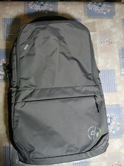 Рюкзак серого цвета для школы, для спорта