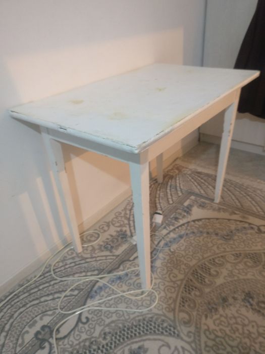 Продам кухонный стол
