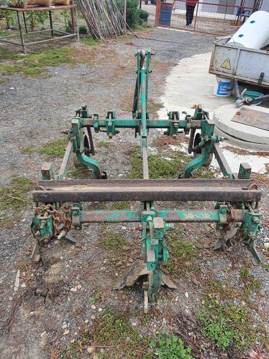 Tractor vr 445 + pompa si plug viticol