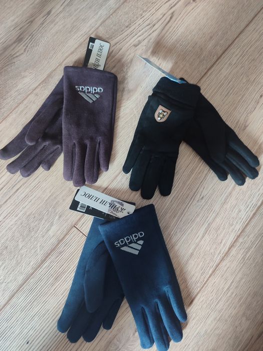Продам новые перчатки 8-10 лет