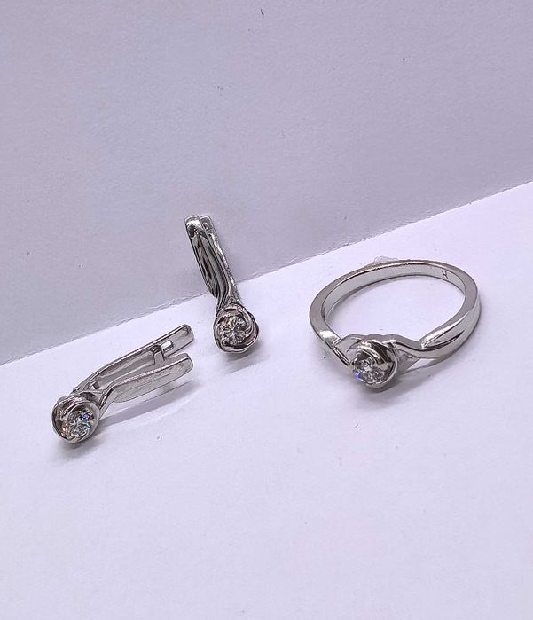 Серьги и кольцо белое золото