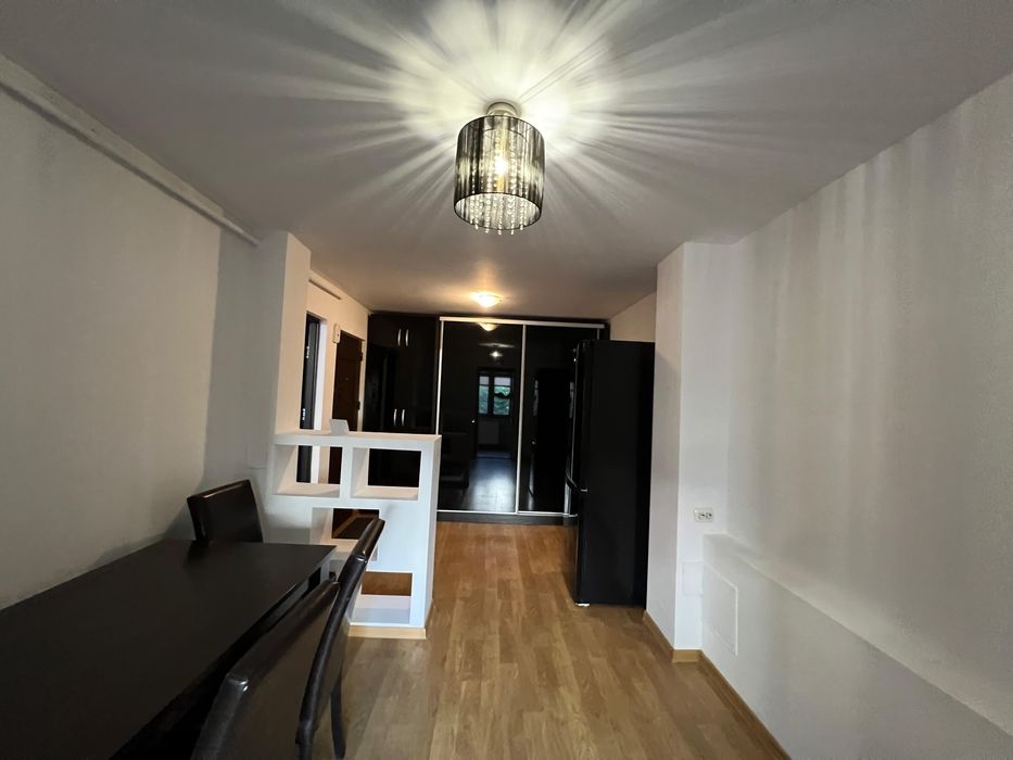 Inchiriez apartament 2 camere decomandat