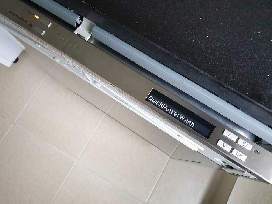 XXL Съдомиялна Miele - Auto Open - 14 Комплекта - Пълно Вграждане 60см