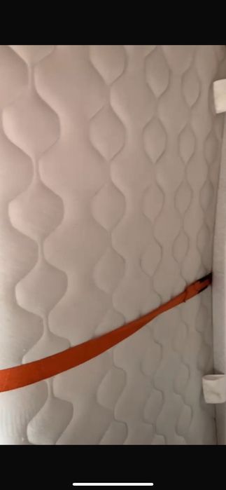 Două saltele 160x200 preț 200 ron ambele
