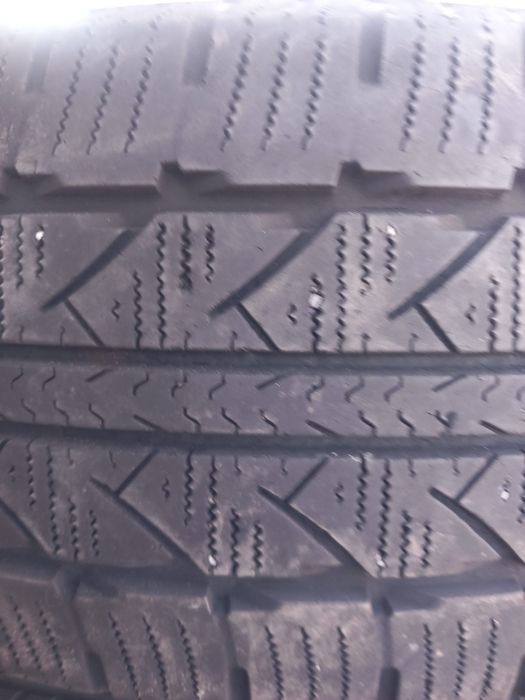 215 65 15C 2bucăți cauciucuri iarnă