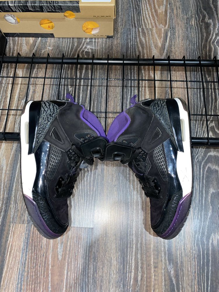 Jordan Spizike black/court purple