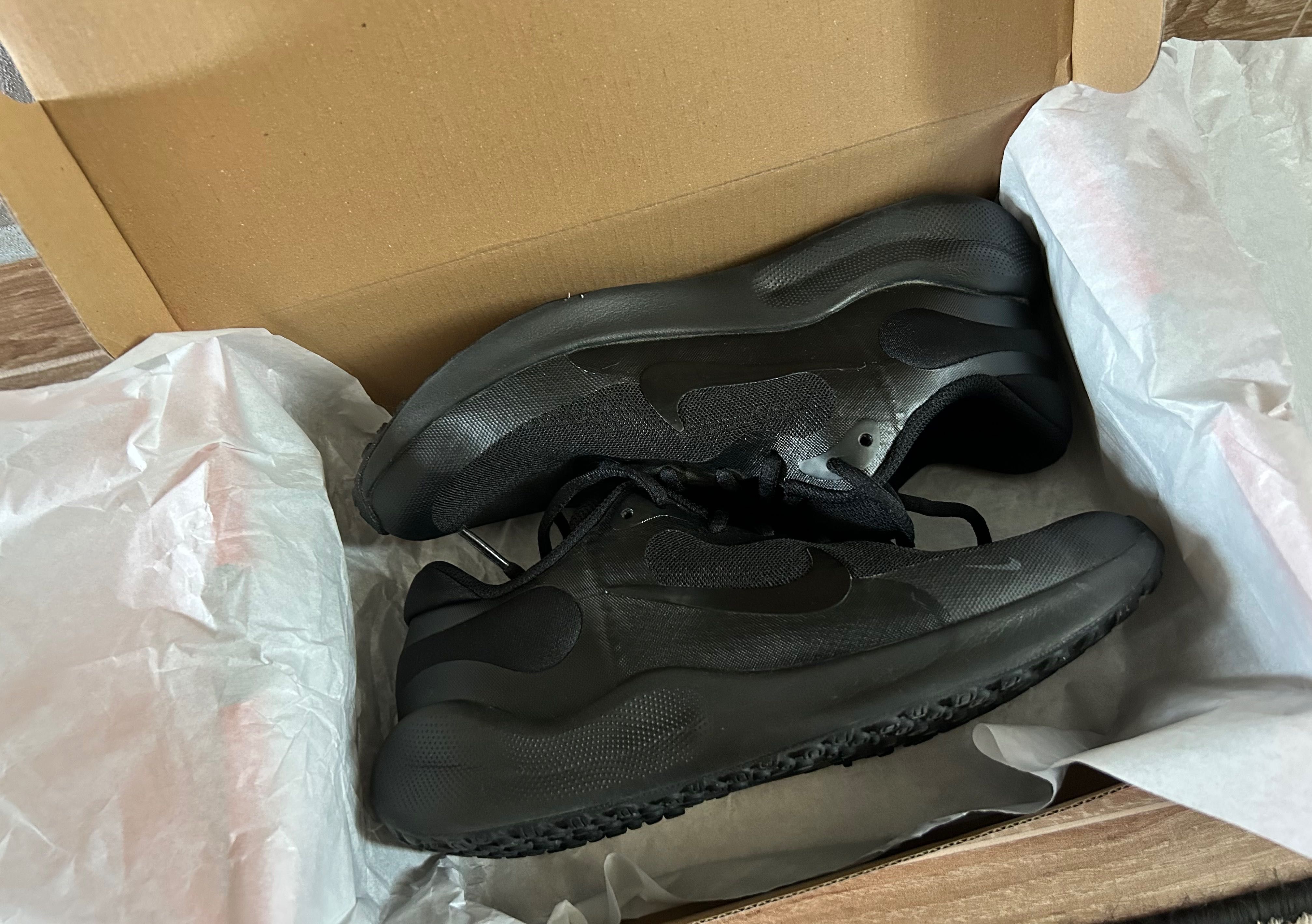 Маратонки Nike revolution 7