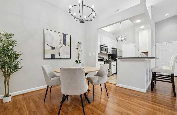 Тристаен апартамент до метростанция Вардар