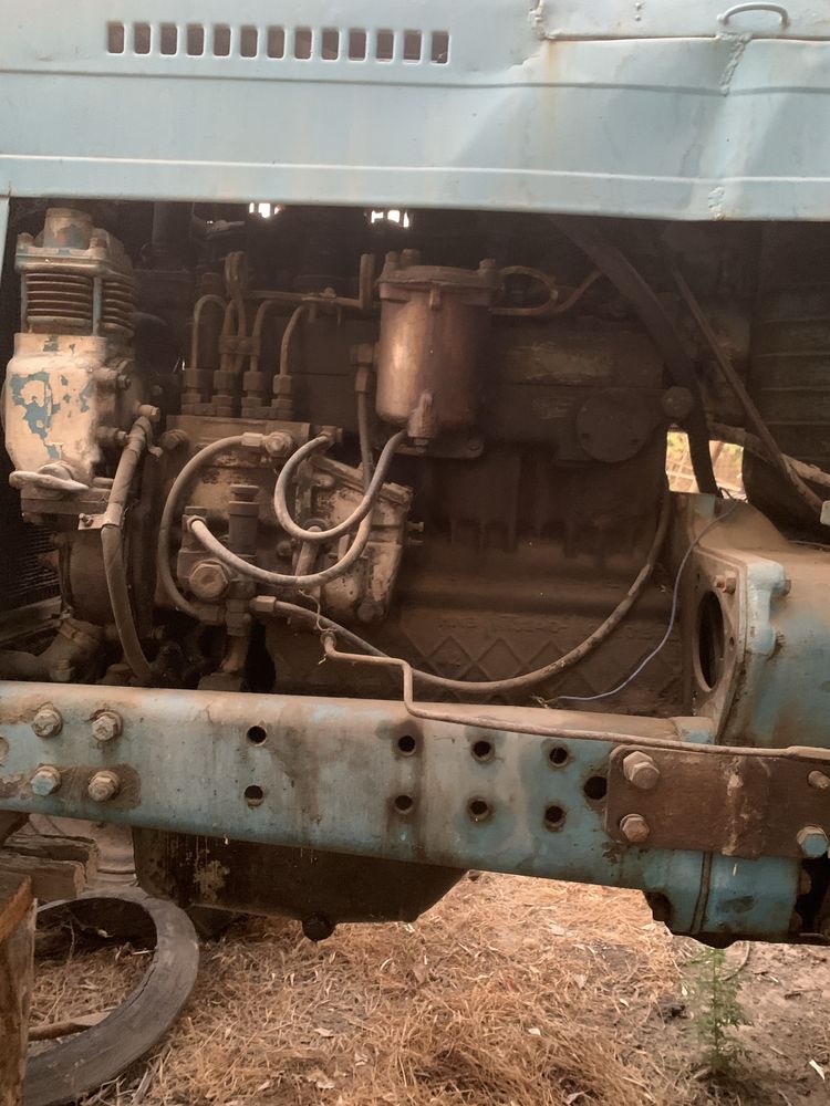 Mtz 80  sotiladi