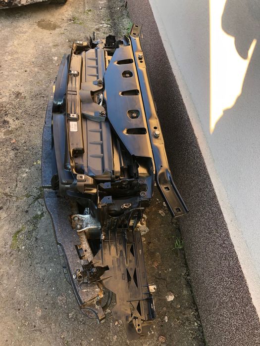 Trager BMW F10 F11 avem și de 550i