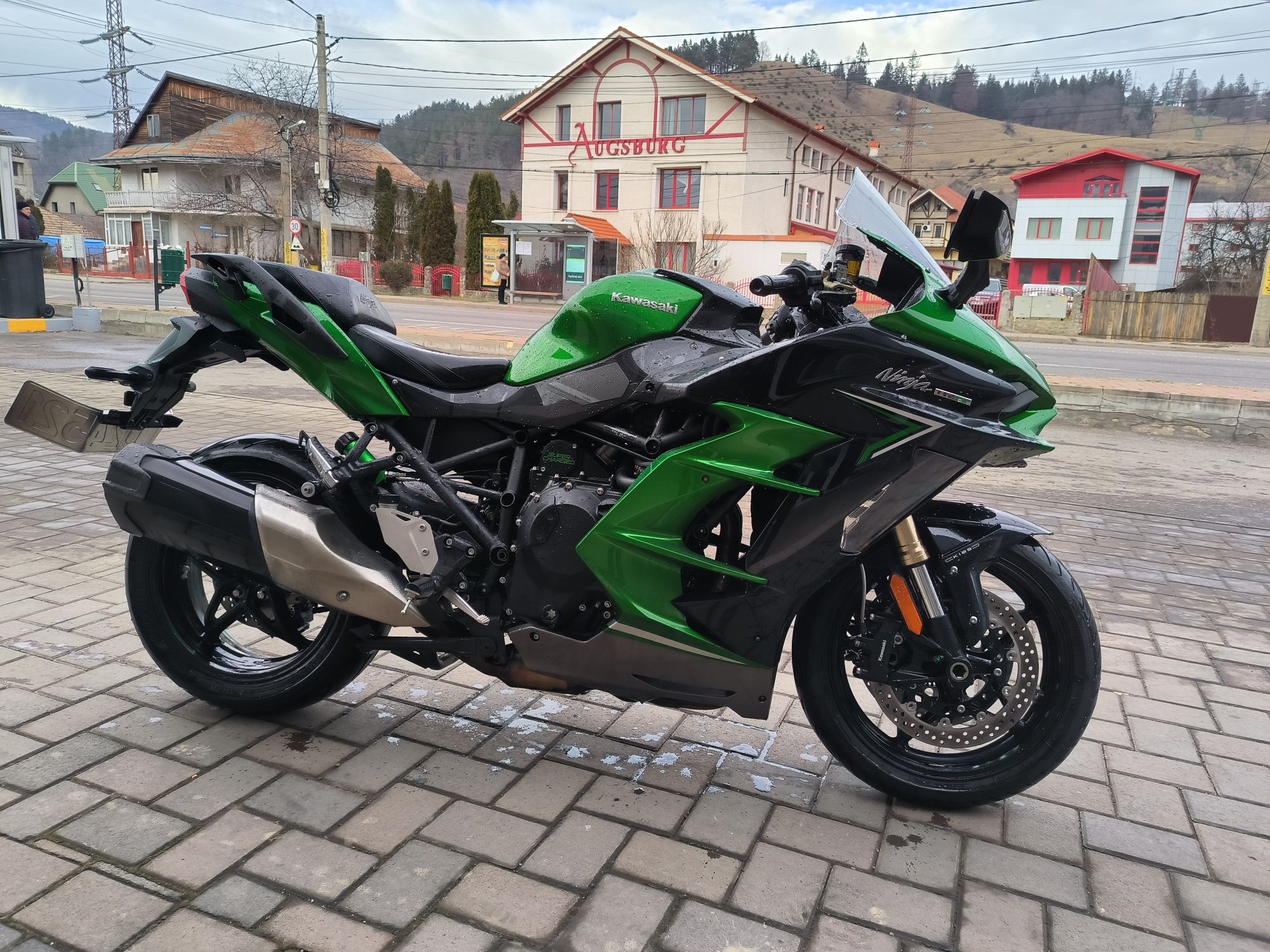 Motocicleta Kawasaki H2 SX - Noiembrie 2022