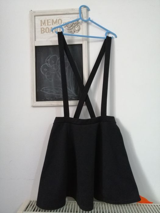 Fusta tip salopeta cu bretele River Island marimea Punk Rock Goth S-M