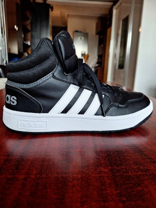 Кецове Adidas hoops, без забележка