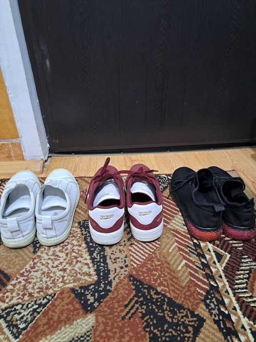 Vand incaltaminte in stare foarte buna