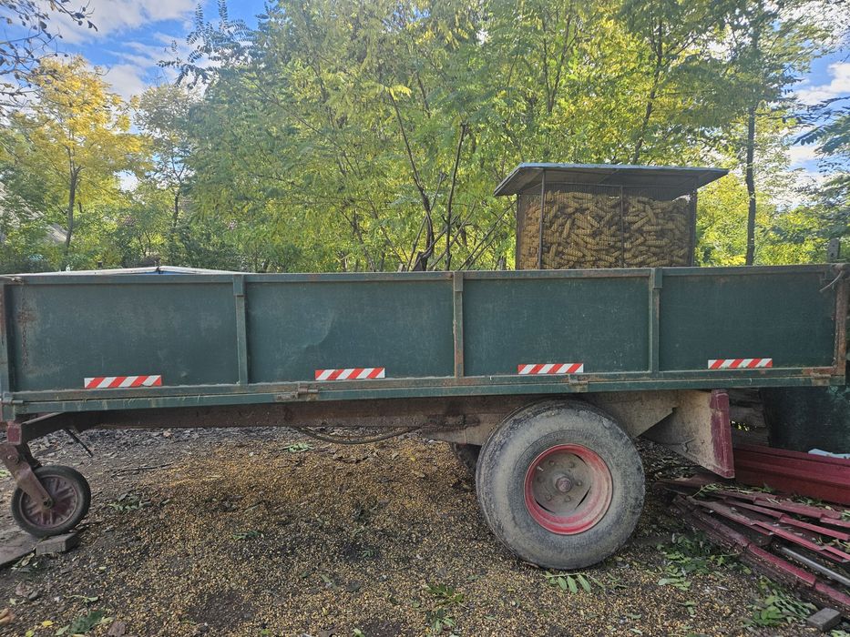 Vând Tractor John Deere 2140 cu utilaje