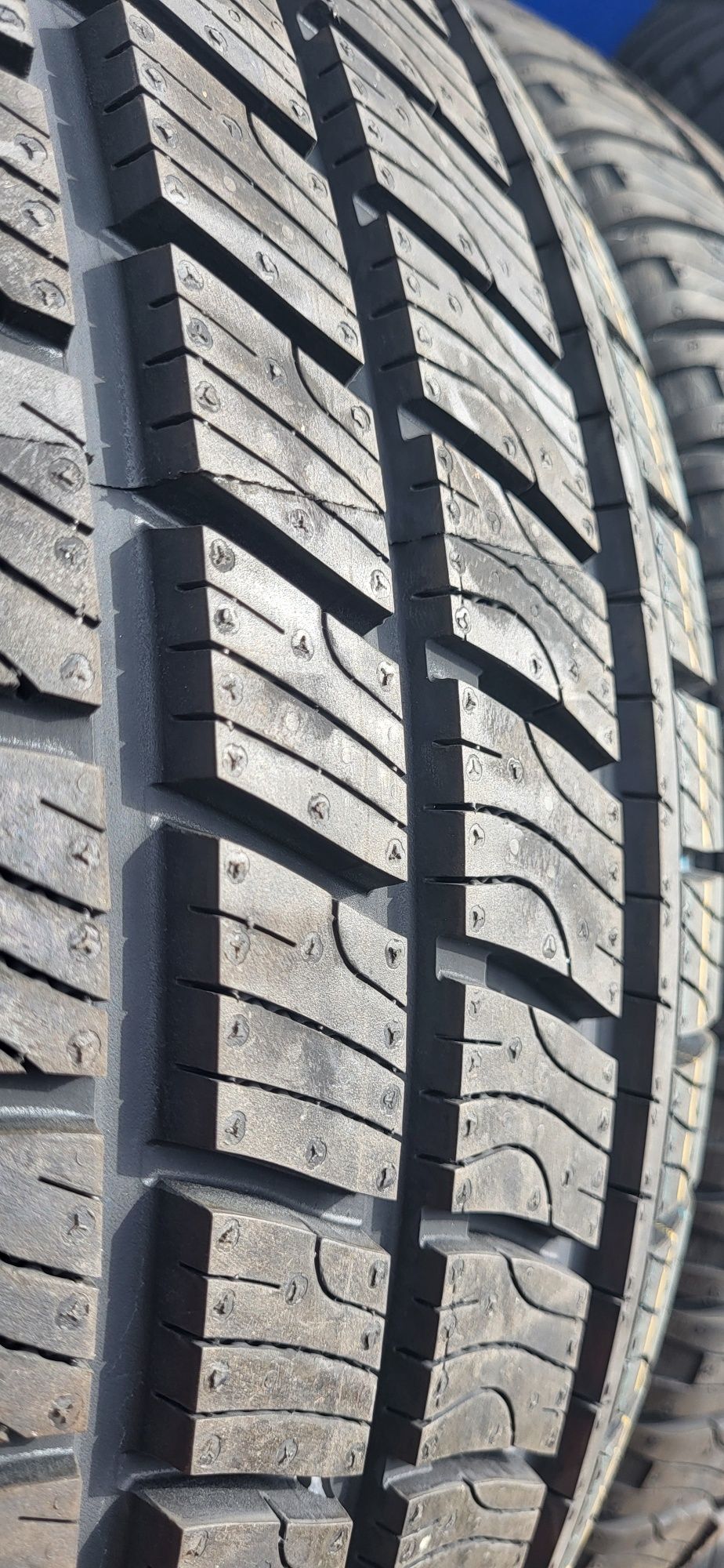 anvelope 225 55 r17c goodyear cargo vector 2 toate anotimpurile