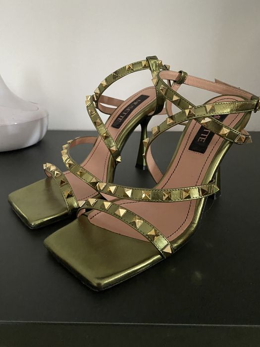 Vând sandale Musette marimea 37