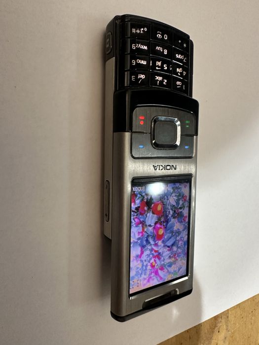 Nokia 6500s slide