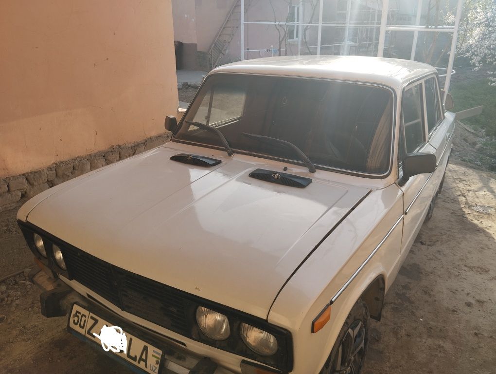 Avtomobil sotiladi