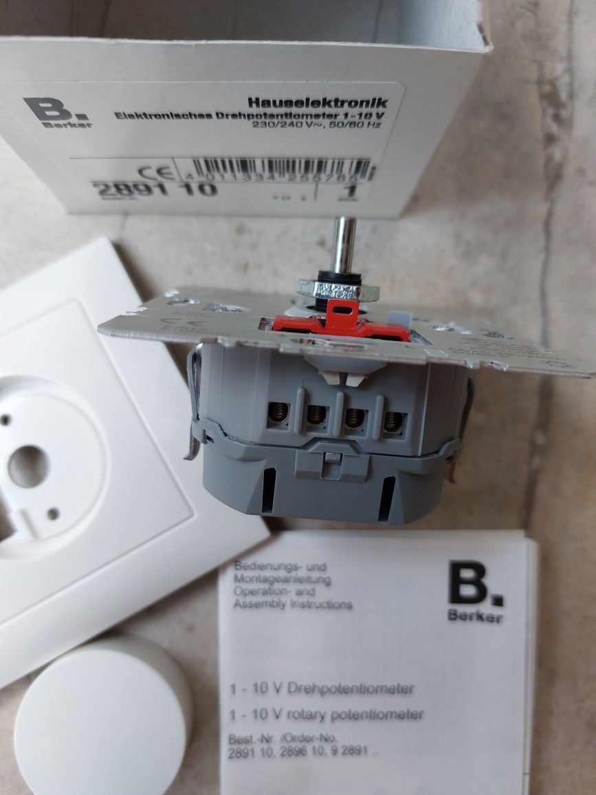 Dimmer 1-10V, 105w, marca Berker