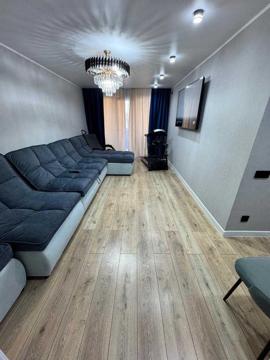 Продаётся 3-х ком квартира, 16 мкрн, ул. Парковая 132! 23,5 мил!