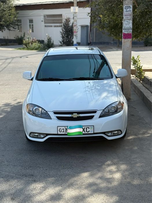 Gentra Lacetti 3full sotiladi