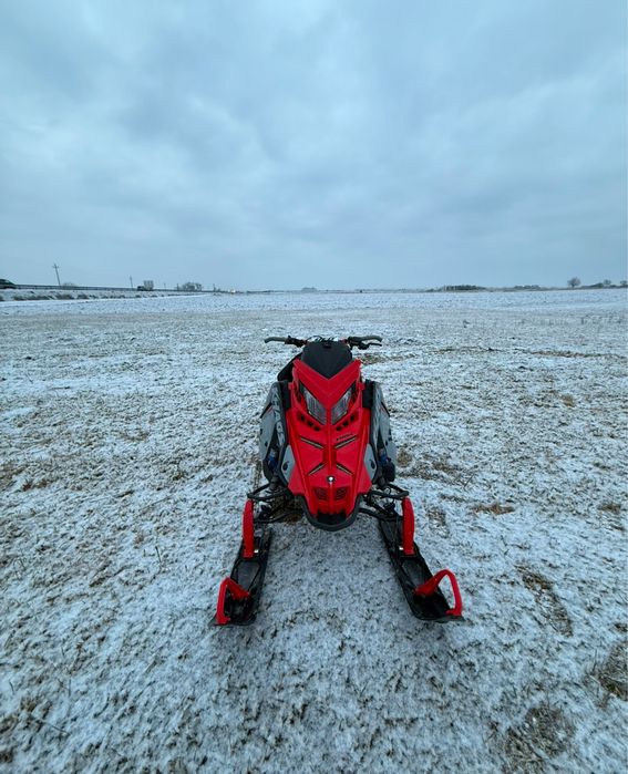 Vand Snowmobil Polaris Khaos 9 R 155 model 2025