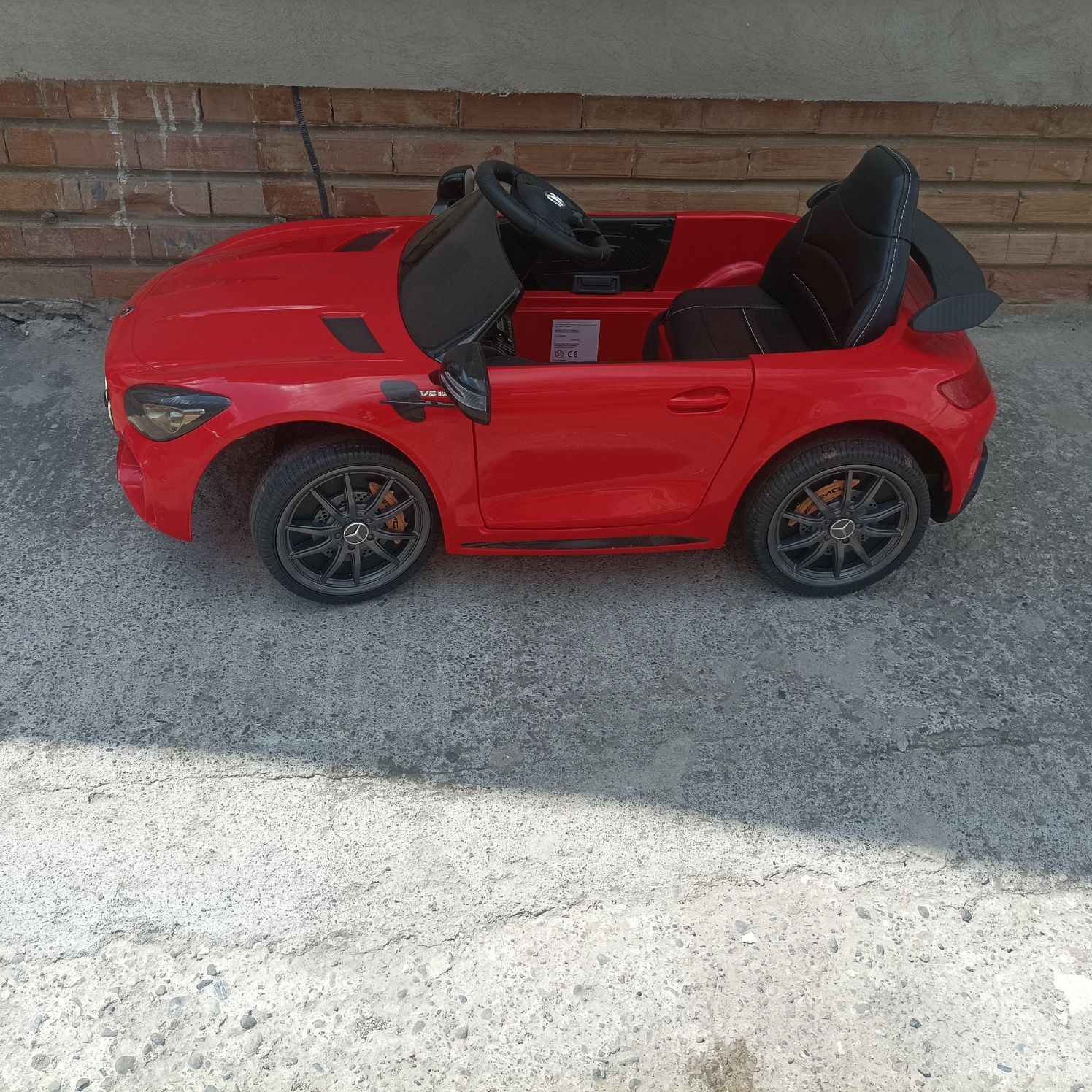 Vând mașinuță electrica Mercedes