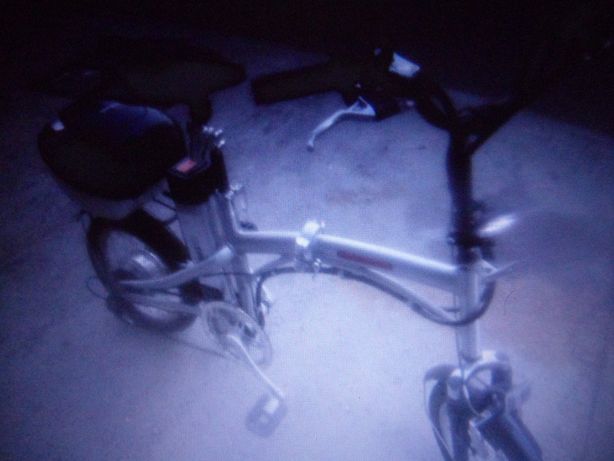 Bicicleta electrica pliabila din aluminiu cu roti pe 16''
